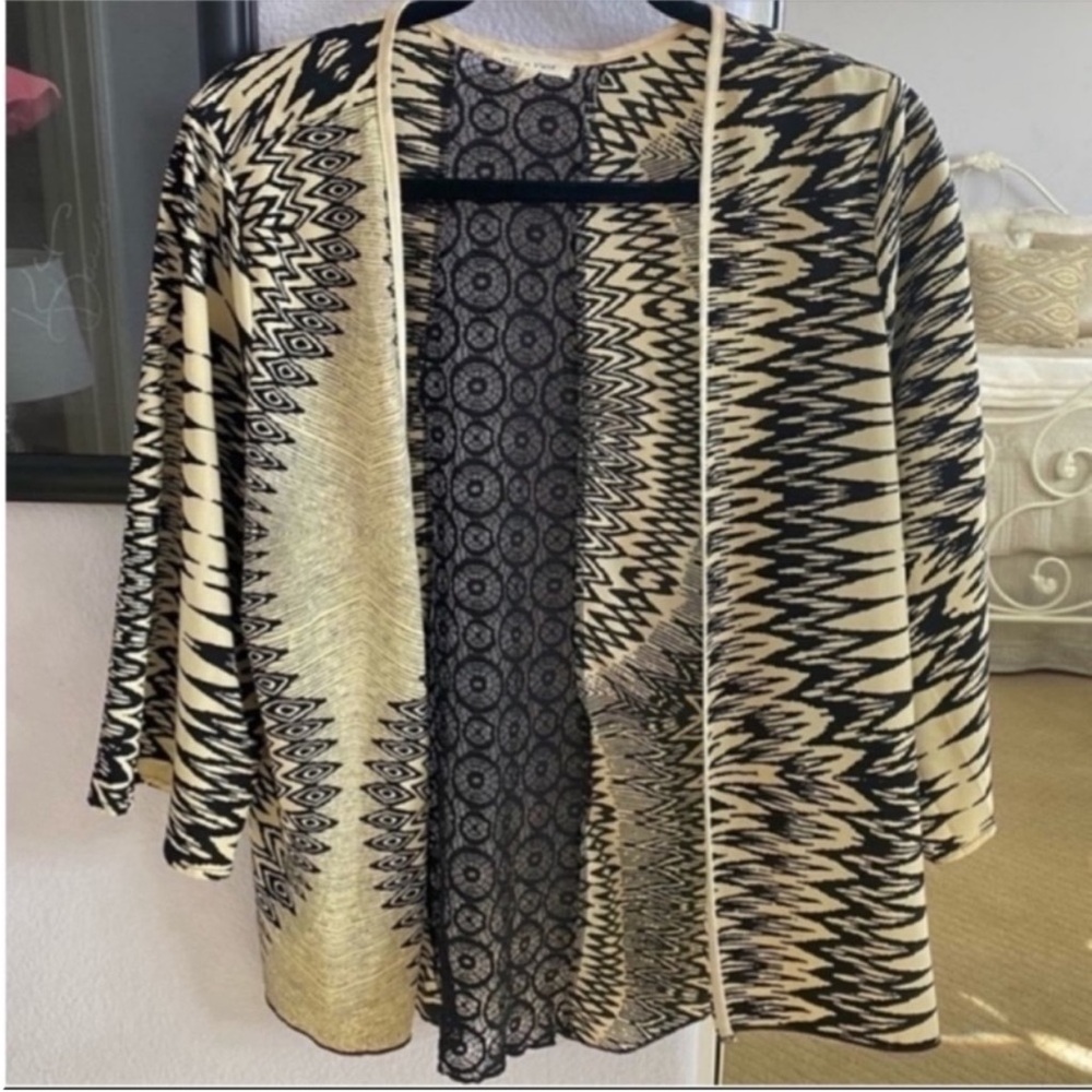 Women’s Tea n Rose Open Lace Back Statement Cardigan Size Small